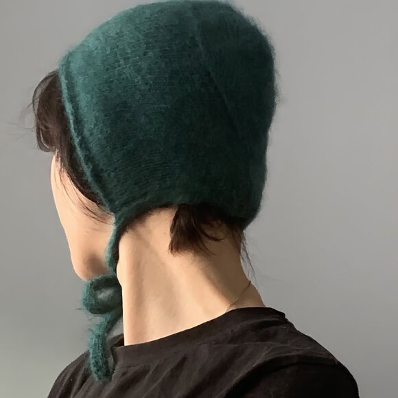 NEW Green (Emerald) Bonnet Hat Mohair 80% Silk 20% Premium Italian Yarn